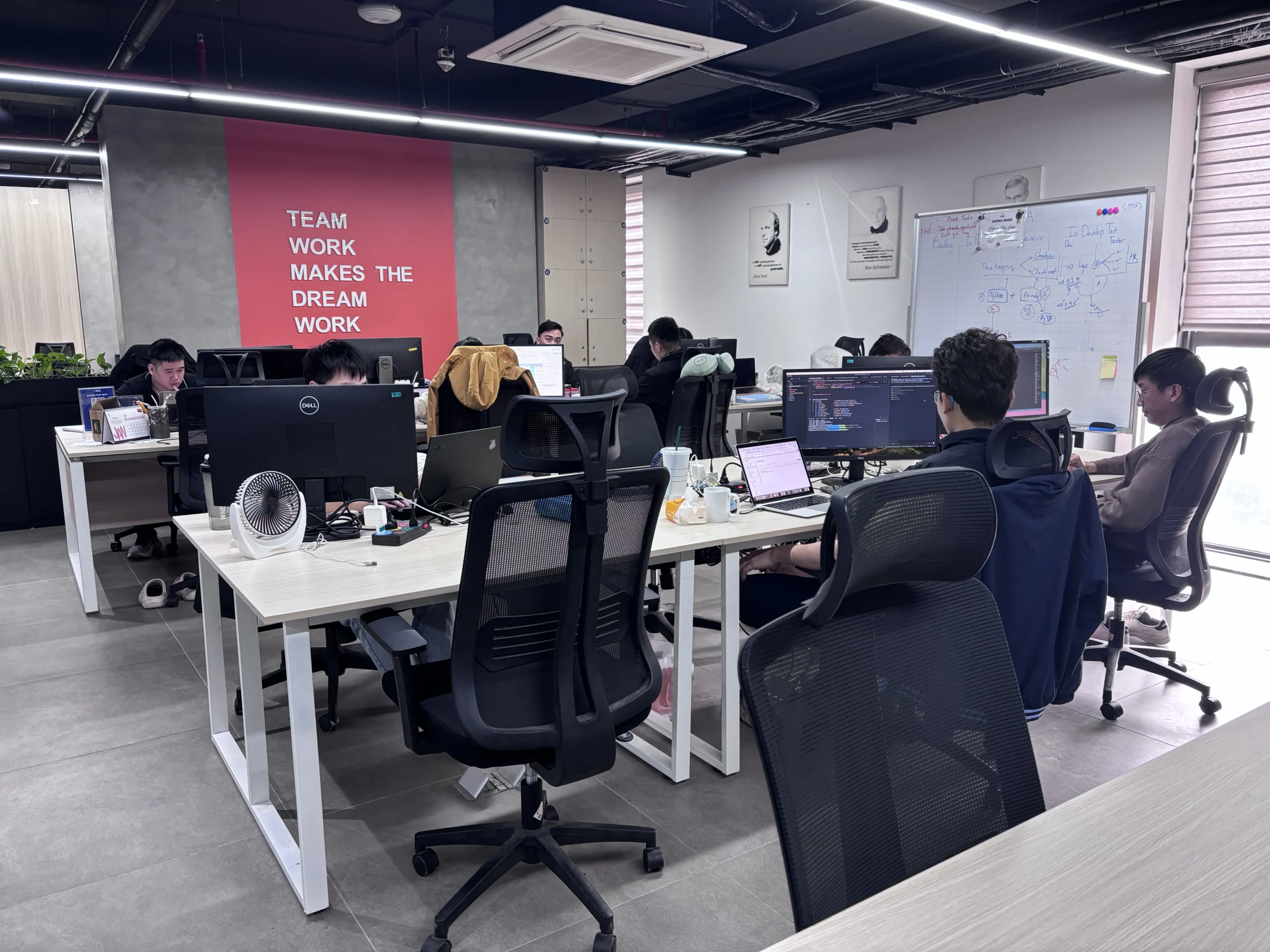 <p>なぜSYNORAはラボ型オフショア開発を提供できるのか</p>
